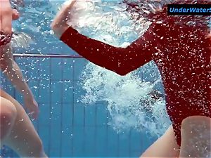 2 super-steamy teens underwater