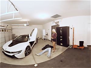 VR PORN-Hot milf pummel The Car Theif